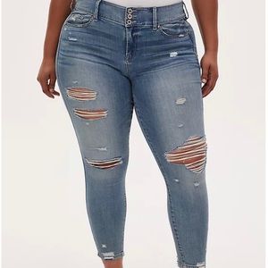 TORRID Jegging super soft light wash size 30 tall